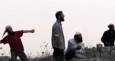 مستوطنون يهاجمون منازل المواطنين بنابلس