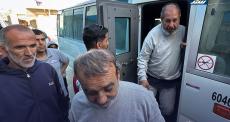 وصول خمسة أسرى فلسطينيين إلى مستشفى شهداء الأقصى في دير البلح وسط قطاع غزة