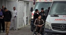 عدد من مرضى وجرحى غزة يغادرون القطاع للعلاج في الخارج.6.jpg
