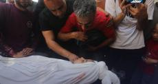 تشييع ثلاثة شهداء بينهم طفل استشهدوا في غارة إسرائيلية استهدفت مدنيين بمخيم جباليا شمال غزة2.jpg