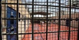 الاحتلال يغلق أقسامًا جديدة في عدة سجون.jpg