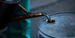 تراجع أسعار النفط إثر مباحثات الاتفاق الإيراني النووي