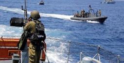 زوارق الاحتلال تستهدف بحر غزة