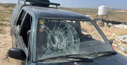 مركبة فلسطينية هاجمها المستوطنين