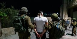 خلال اعتقال الاحتلال لمواطن فلسطيني من رام الله.jpg
