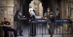 حاجز للاحتلال وتدقيق في بطاقات الفلسطينيين على أبواب الأقصى.jpg