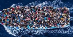 انقاذ مركب مهاجرين بايطاليا