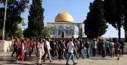 عشرات المستوطنين اليهود خلال اقتحام باحات المسجد الأقصى - أرشيفية.webp