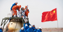 الصين ورواد الفضاء.png