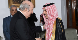 لقاء وزير الخارجية السعودي الرئيس الجزائري.png