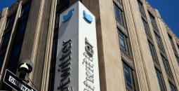 شعار تويتر أمام مقر الشركة في سان فرنسبسكو.jpg