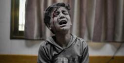 طفل فلسطيني في غزة بعد قصف منزله.jpg