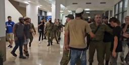 محتجون يقتحمون محكمة عسكرية إسرائيلية للإفراج عن جنود عذبوا أسرى.jpg