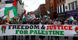 تظاهرة في أيرلندا دعما لفلسطين.webp