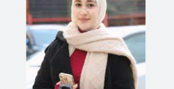 الصحفية حنين قواريق.png