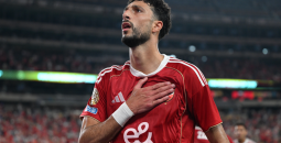 الأهلي المصري يحدد سعر نجمه الفلسطيني وسام أبو علي
