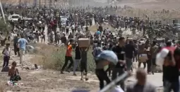 اندفاع الناس نحو مراكز التوزيع