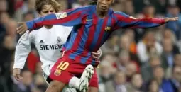 برشلونة يستفز ريال مدريد بقميص مخصص للكلاسيكو القادم
