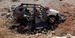 قصف مركبة مدنية في جنوب لبنان.webp