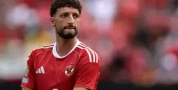 استدعاء الممثل القانوني لمجلة الأهلي بسبب عنوان مثير للجدل حول أزمة وسام أبو علي الأهلي