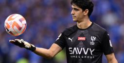 الهلال السعودي يكافىء ياسين بونو