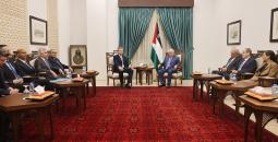 الرئيس محمود عباس خلال استقباله وكيل الأمين العام للأمم المتحدة للشؤون الإنسانية توم فليتشر.jpg