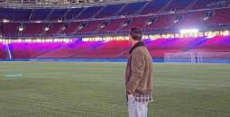 ميسي يفاجئ جماهير برشلونة بزيارة ملعب 