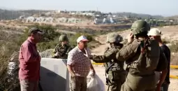 جيش الاحتلال يمنع الفلسطينيين من الوصول لأراضيهم.webp