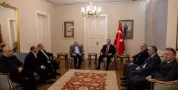 جانب من اجتماع وزير الخارجية التركي هاكان فيدان ووفد المكتب السياسي لحركة «حماس» في أكتوبر الماضي.webp