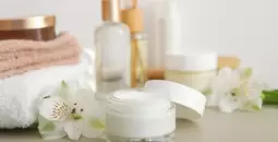 العناية بالبشرة