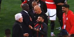 صلاح يؤكد: تحية بروس لم تتجاوز حدود اللياقة.. والمنتخب المصري يحسم صدارة المجموعة