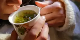 أنواع وفوائد الشاي العشبي السلاح الطبيعي ضد الالتهابات