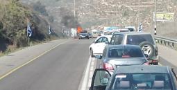 مستوطنون يحرقون مركبة