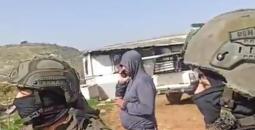 تهديد سكان تجمع بالرحيل