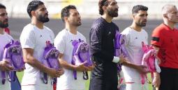 سر ظهور لاعبي منتخب إيران بحقائب مدرسية؟