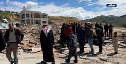 الاحتلال يهدم منزلًا ومعرض سيارات ومتجرًا في جنين