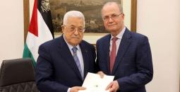 الرئيس عباس رفقة رئيس الحكومة محمد مصطفى.jpg