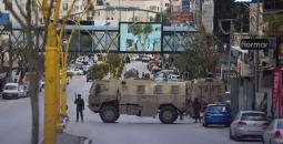 قوات الاحتلال تداهم مقر جمعية الشبان المسلمين الخيرية خلال اقتحام وسط مدينة الخليل4.jpg