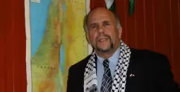 الناشط الفلسطيني عمر فارس.webp