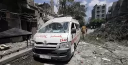 قصف مركبة إسعاف في غزة.webp