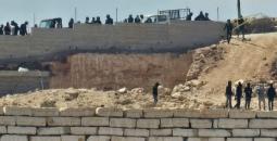 حصار المستوطنين لمنازل الفلسطينين في بلدة قصرة جنوب نابلس