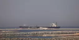 سفن في هرمز