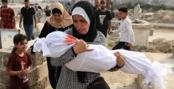 تشييع طفلة في غزة.webp