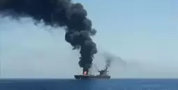 حريق في ناقلة نفط