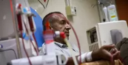 مريض كلى في غزة.webp