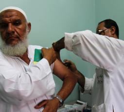 بدء حملة تطعيم الحجاج بغزة