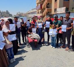 وقفة احتجاجية لمرضى التحويلات الطبية في خانيونس