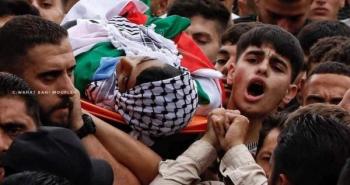 صورة أرشيفية لتشييع جثمان شهيد في نابلس