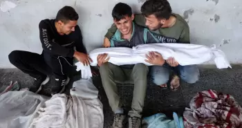 خلال تشييع أطفال استشهدوا بمجازر في غزة