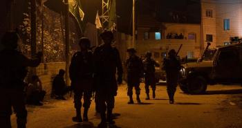 قوات الاحتلال تعتقل شبانا فلسطينيين